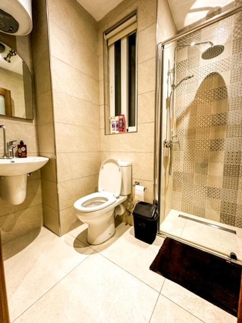 Jacuzzi Flat